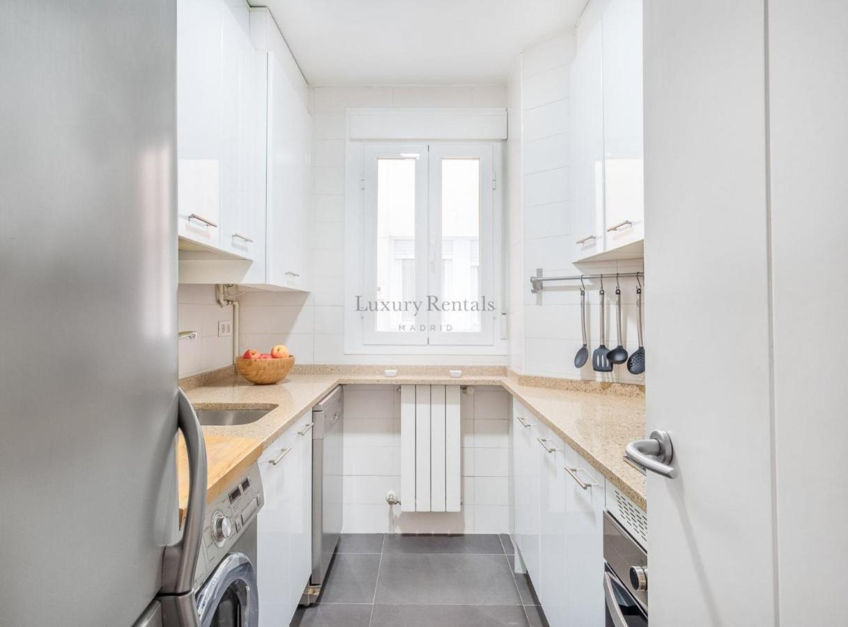 Charming 2-Bedroom Apartment In Retiro Perfect Madrid Location Bagian luar foto