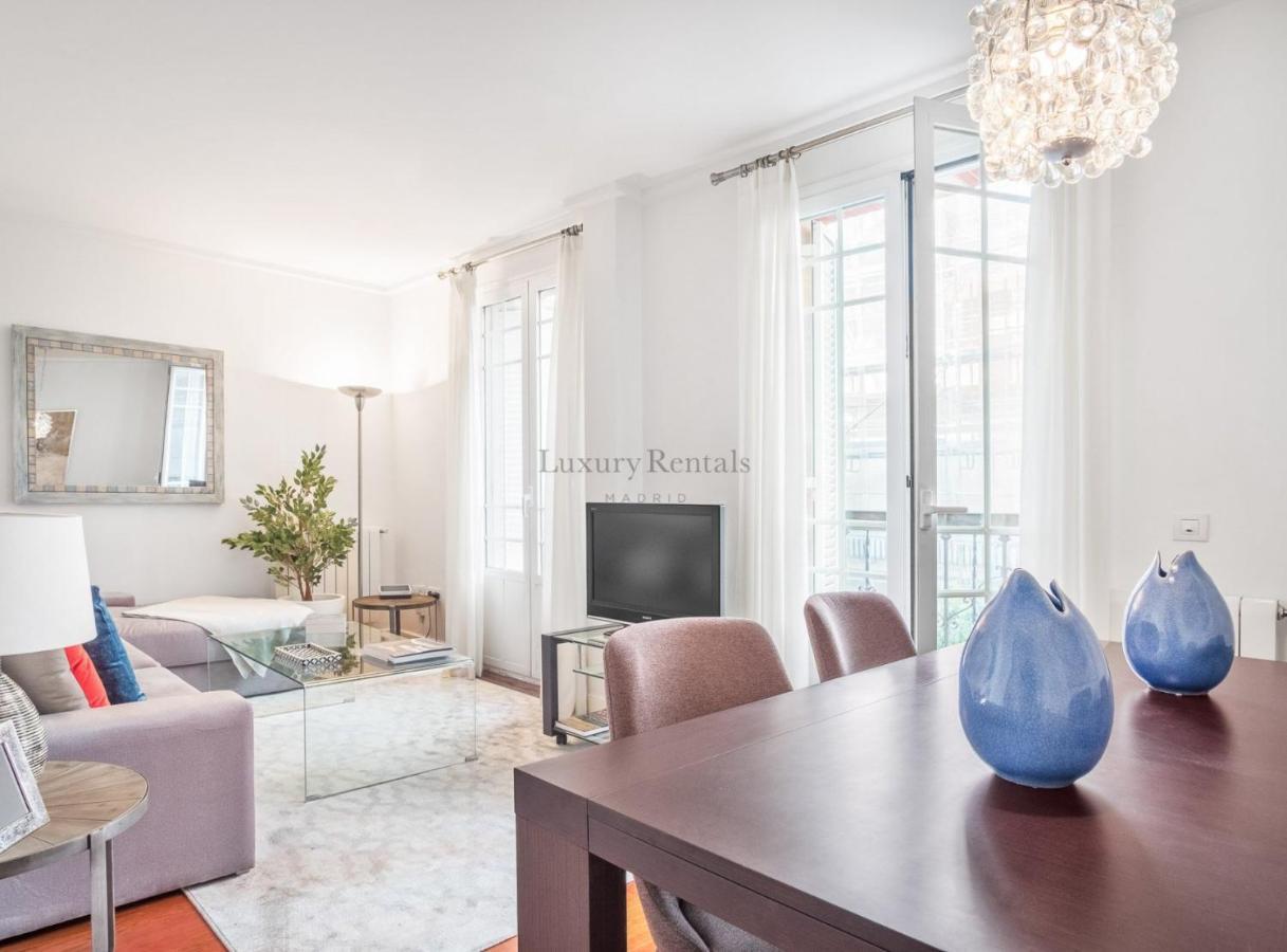 Charming 2-Bedroom Apartment In Retiro Perfect Madrid Location Bagian luar foto