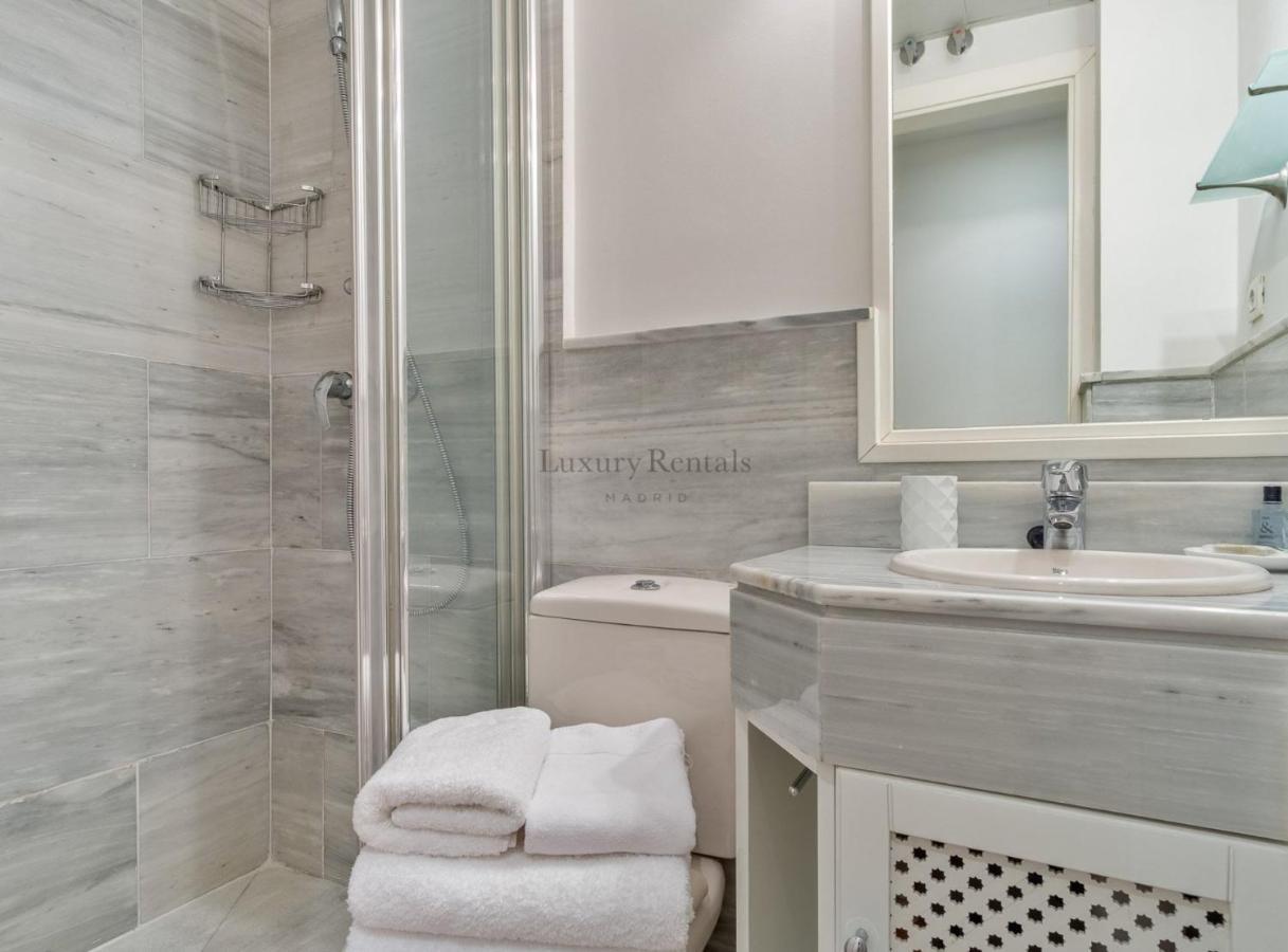 Charming 2-Bedroom Apartment In Retiro Perfect Madrid Location Bagian luar foto